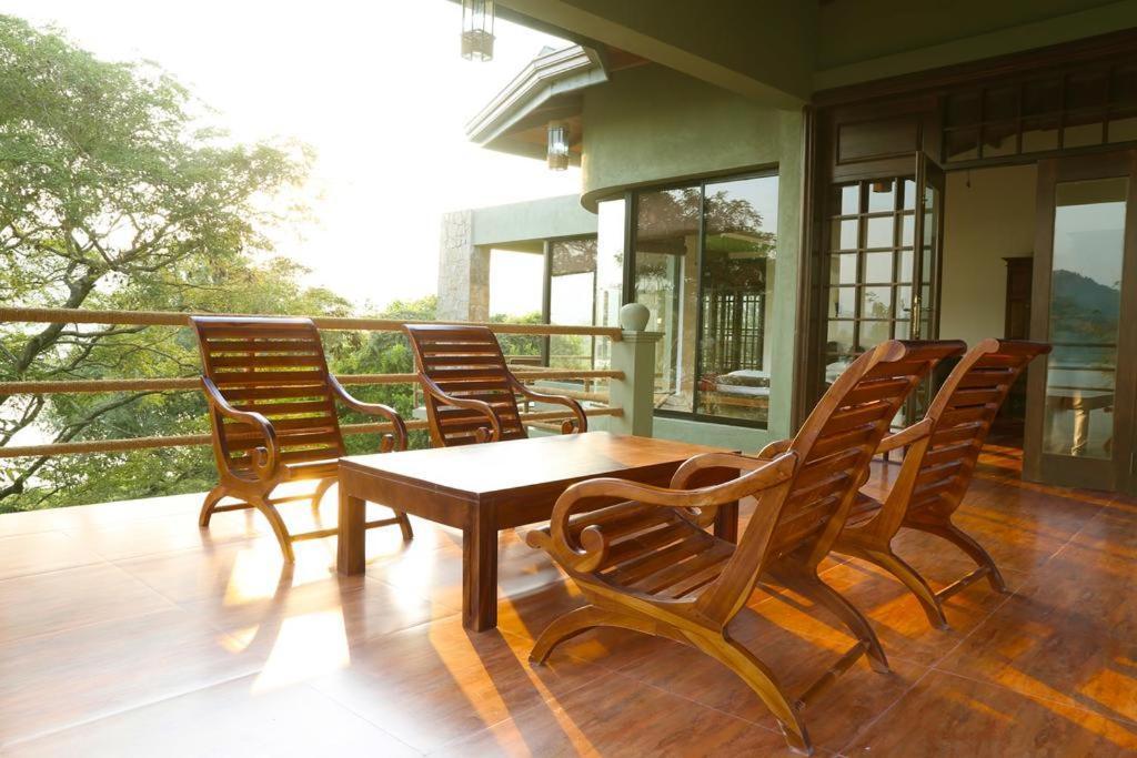 Green Castle Kandy Hotel Exterior photo