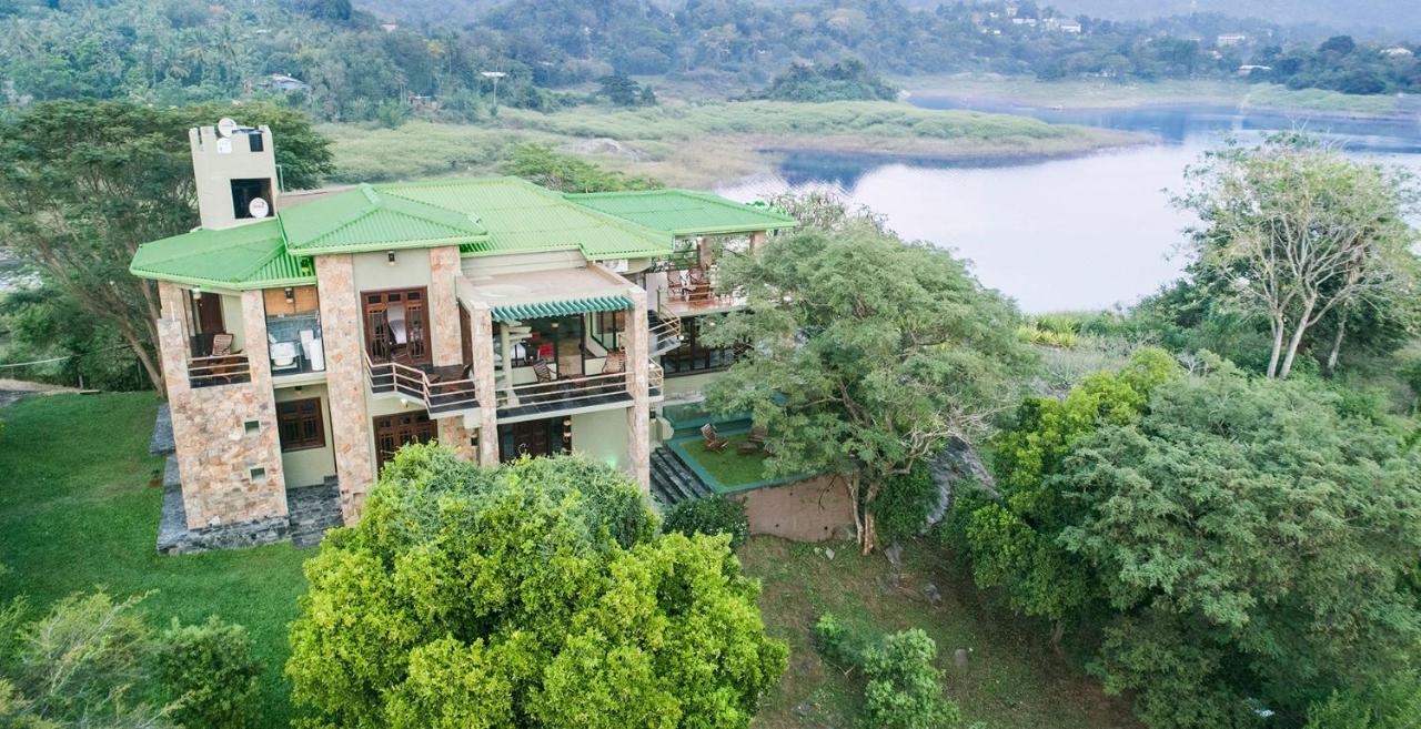 Green Castle Kandy Hotel Exterior photo